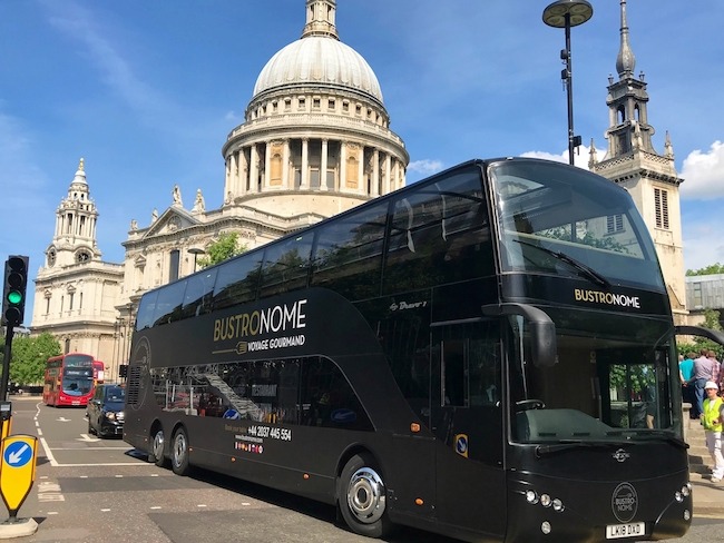 Bus with Saint Paul's Cathedral 1